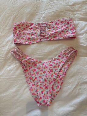 Kulani Kinis bikini